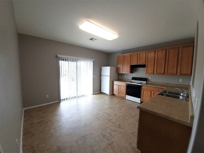 Building Photo - AFFORDABLE SOUTH PHOENIX HOME!