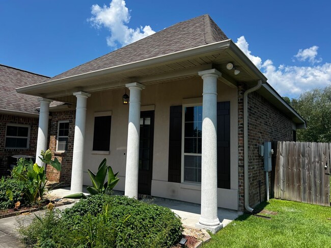 Building Photo - 18168 Old Reserve Dr