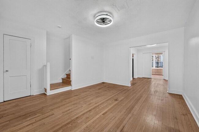 Building Photo - 1642 Rosedale St NE