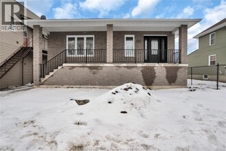 Building Photo - 655-655 Stanley St