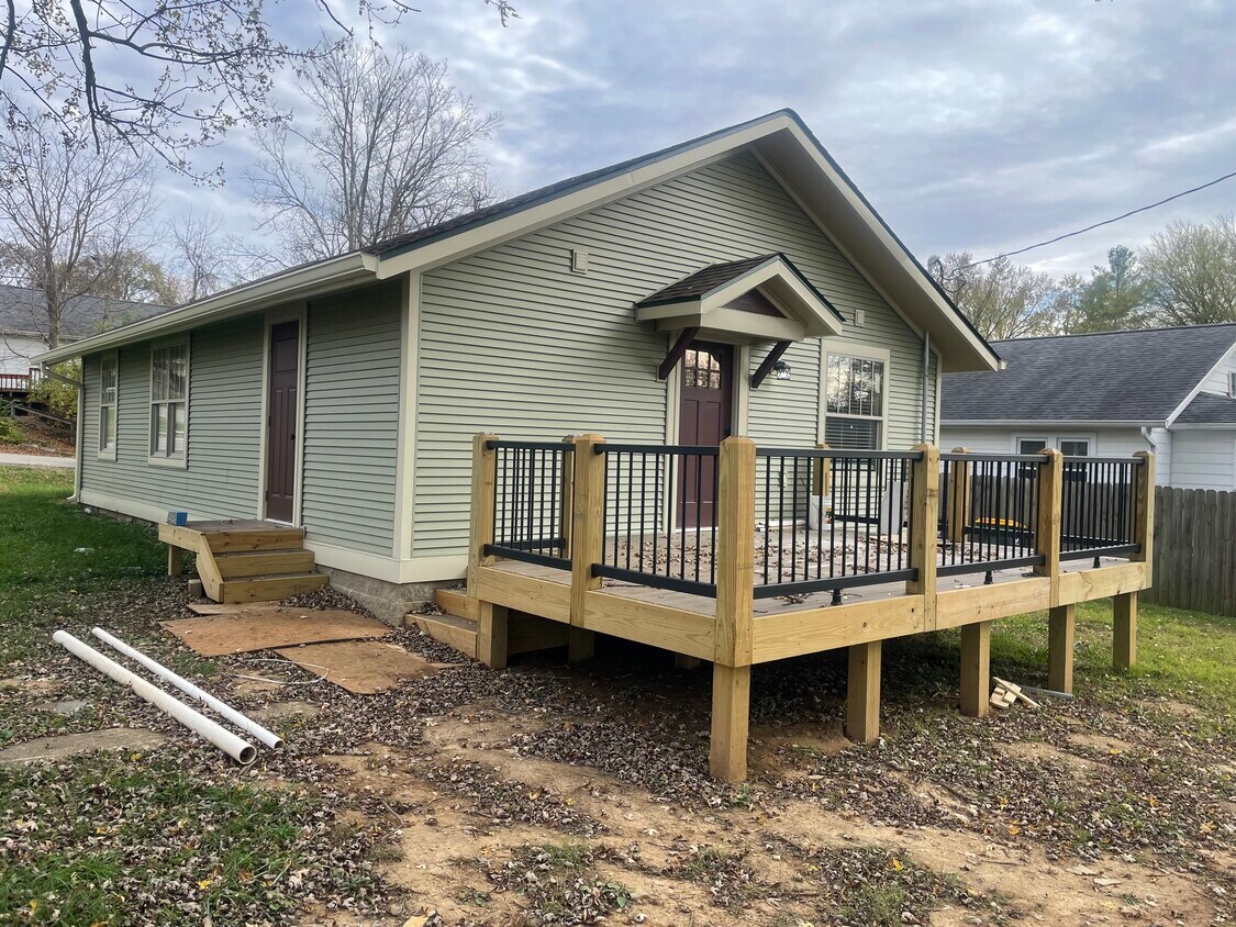 CONSTRUCCIÓN A ESTRENAR - 1202 S Stull Ave