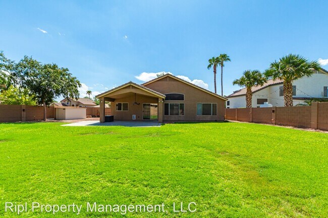 Building Photo - 3 br, 2.5 bath House - 652 W. Canary Way