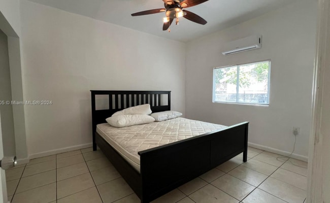 Foto del edificio - 113 NW 35th St