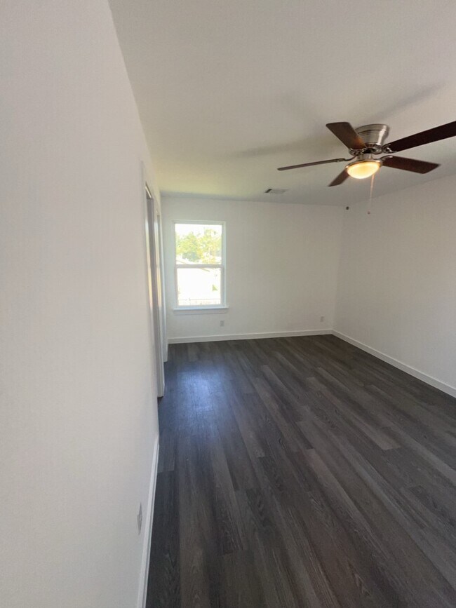 Foto del edificio - 6013 Wedgefield St