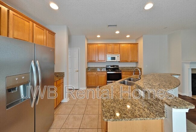 Foto del edificio - 268 Silver Glen Ave