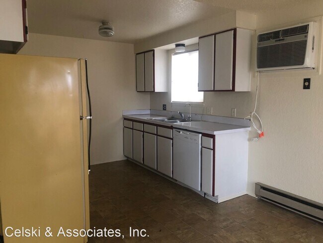 Building Photo - 2 br, 1 bath Apartment - 420 S. Conway Pl.