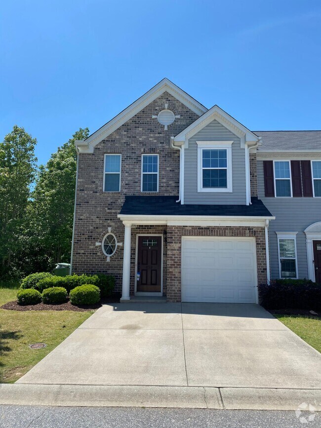 Forrester Creek Apartments under 3,000 Greenville, SC 4 Rentals