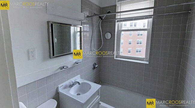 Foto del edificio - 137 Park Dr