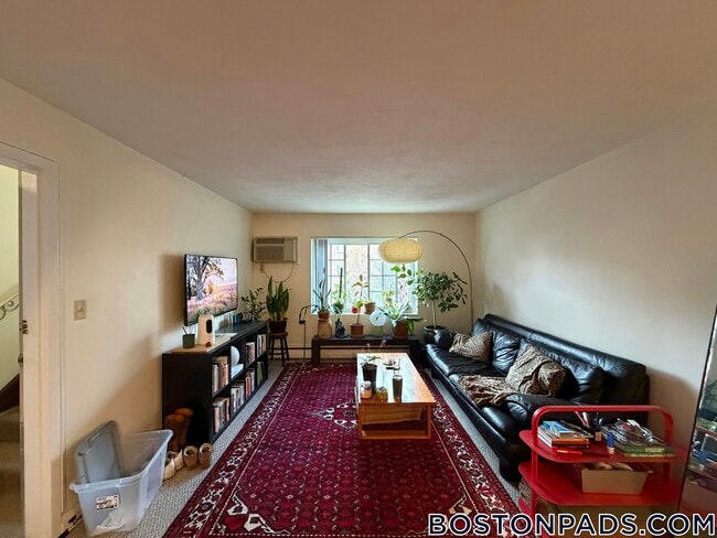 Building Photo - 8 Brattle Dr