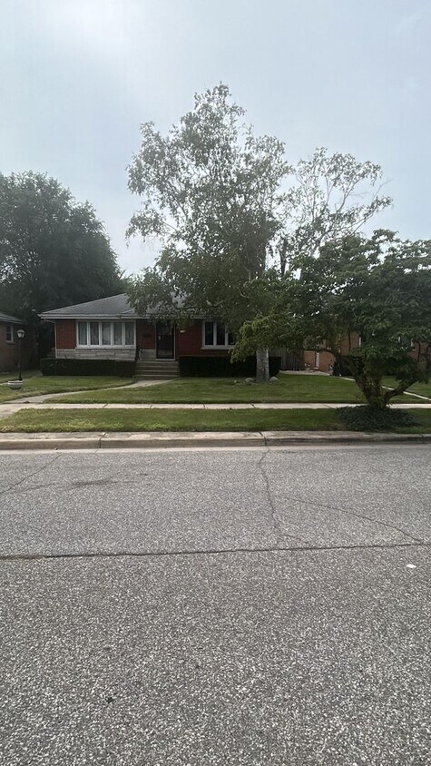 Building Photo - 1126 Spruce St