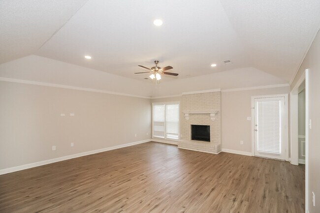 Building Photo - 67 S Walnut Bend Rd