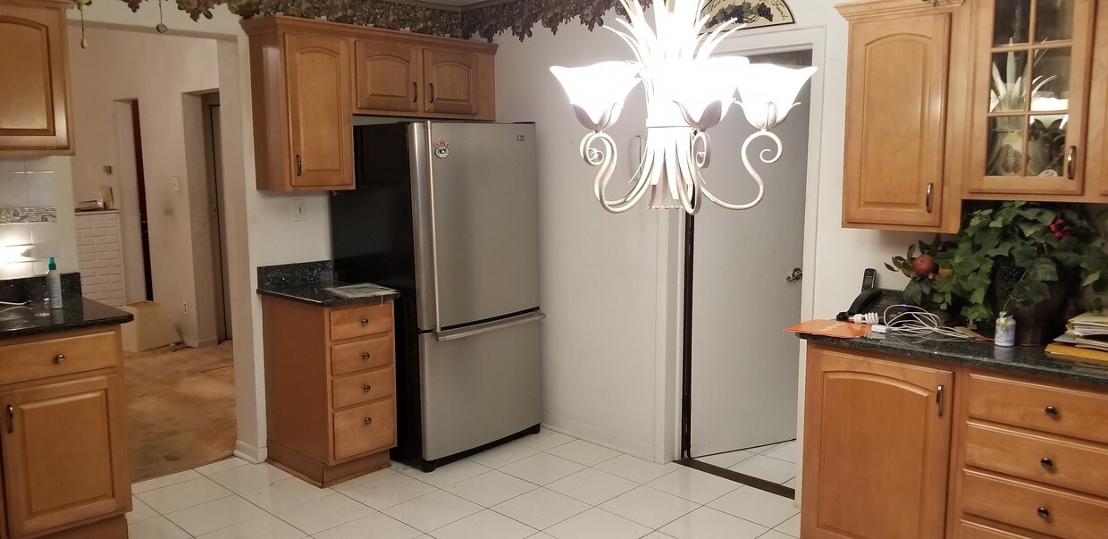 Foto principal - 2741 S Princeton Ave