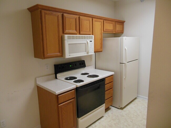 Building Photo - 3 bd ground floor Spencer's Crest Condo N ...