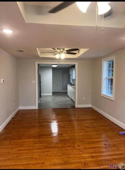 Foto del edificio - 7445 W Main St