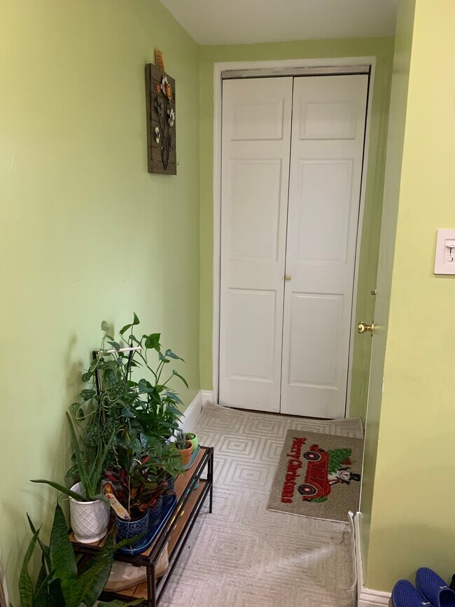 Foto del edificio - 3228 73rd St