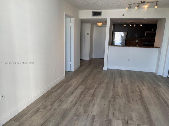 Building Photo - 850 N Miami Ave