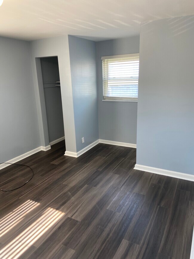 Foto del edificio - 5301 Hunter Ave