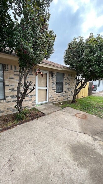 Foto del edificio - 121 San Saba Ave