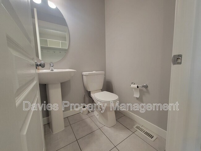 Photo du bâtiment - 5404-5414 14 Ave SW