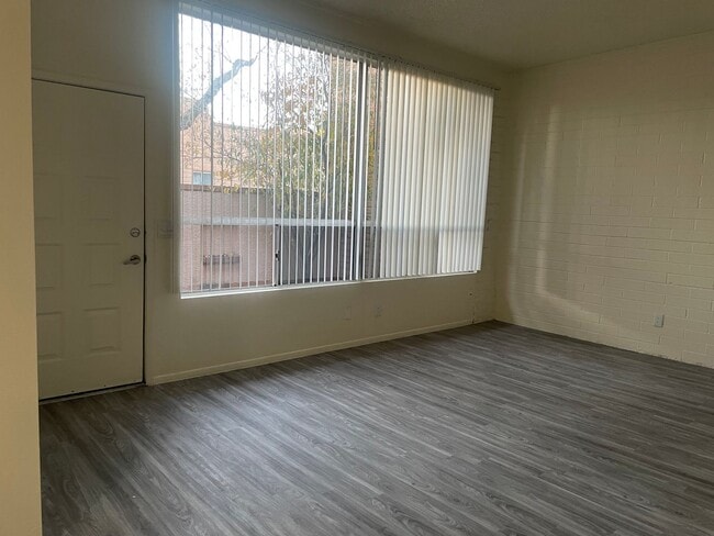 Interior Photo - Camino De La Sierra