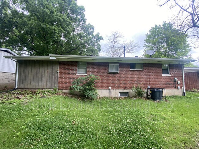 Building Photo - 1510 Reale Ave