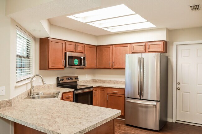 Foto del edificio - 8468 Hamden Rd