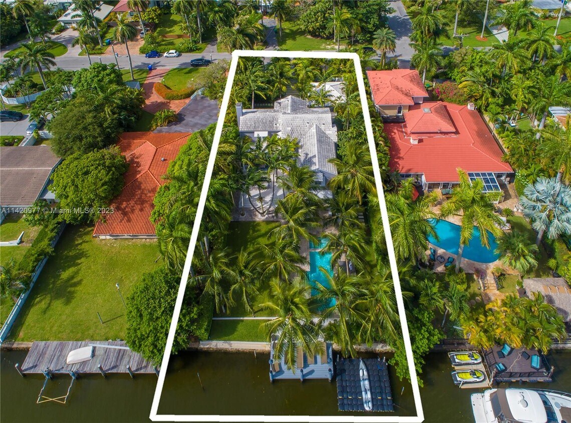 Foto principal - 919 Belle Meade Island Dr