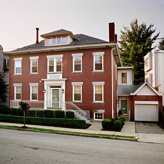 6316-6318 Howe - Franklin West Apartments, Leasing Office