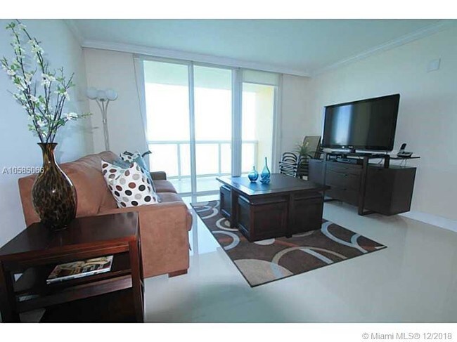 Foto del edificio - BAYVIEW CONDO