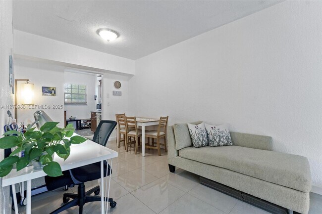 Foto del edificio - 9280 Bay Harbor Terrace