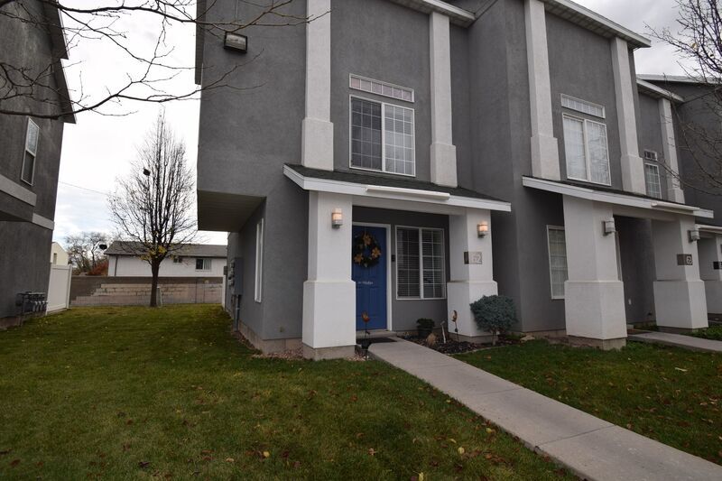 Primary Photo - 475 N Redwood Rd