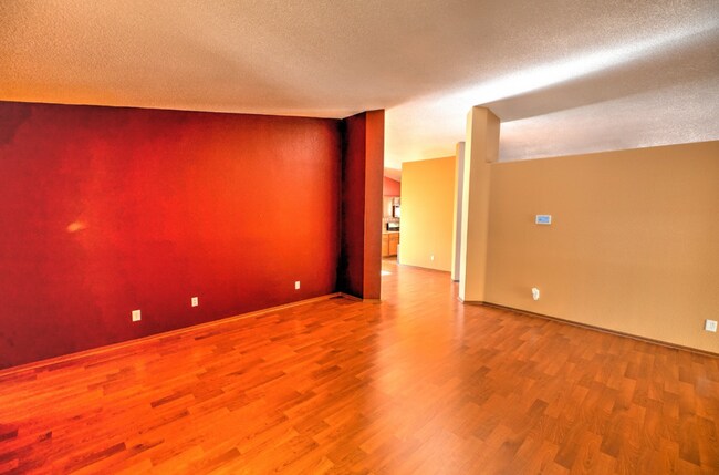 Building Photo - 8912 E Pomegranate St
