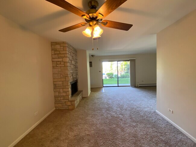 Dining Area - 835 S Dwyer Ave