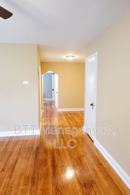 Photo - 8406 Greenwood Ave