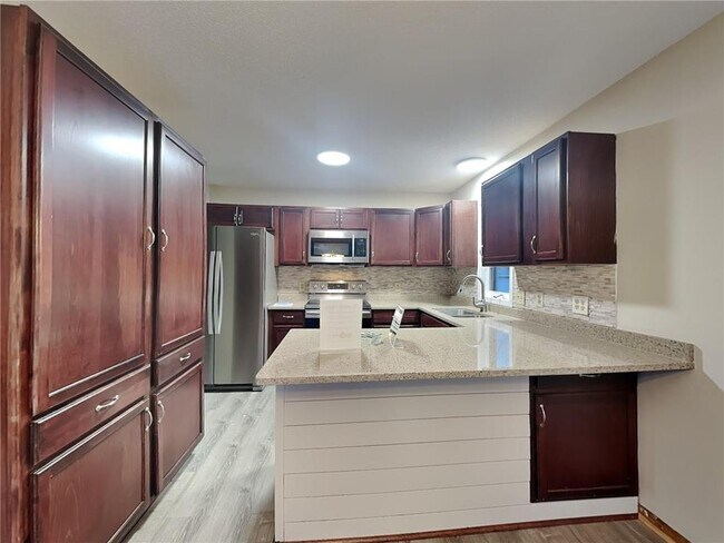 Foto del edificio - 404 9th St