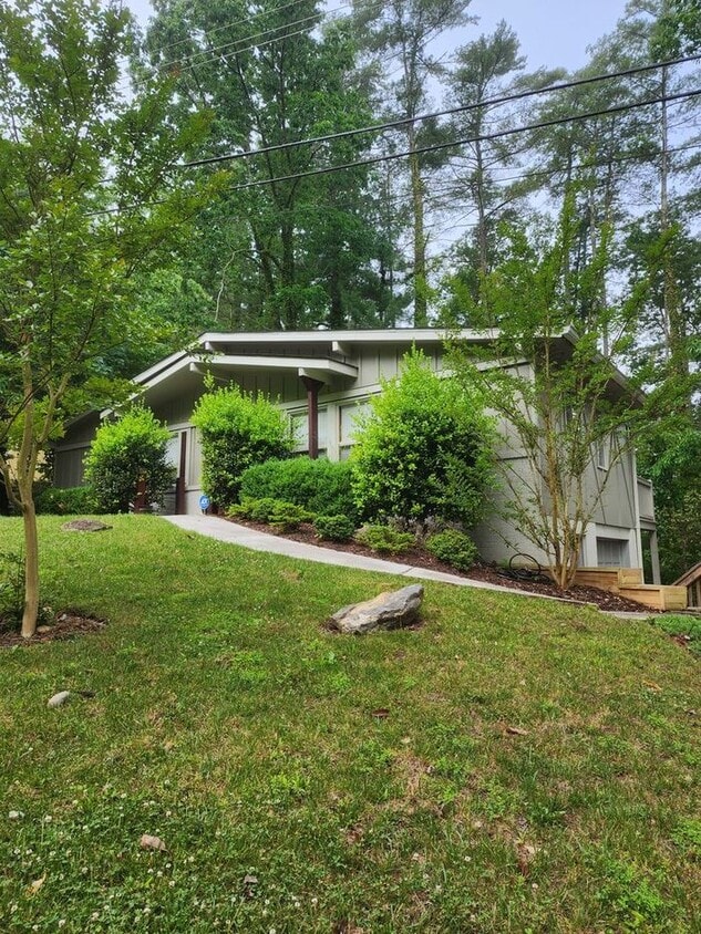 Primary Photo - North Asheville Rental!
