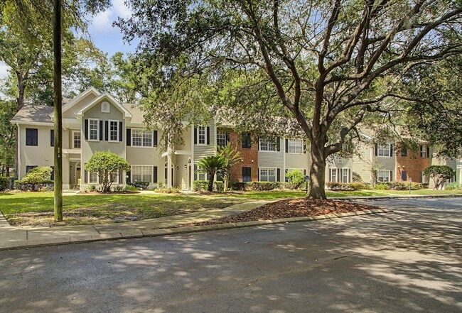 Building Photo - 10000 SW 52nd Ave