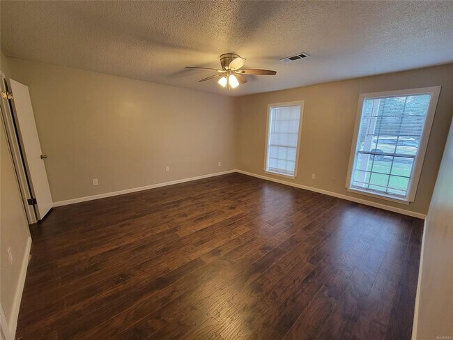 Building Photo - 3439 Malabar Rd