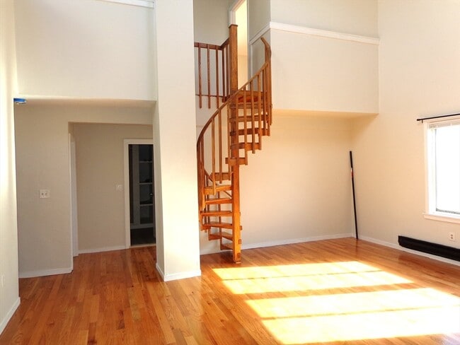 Building Photo - 25 Acton St