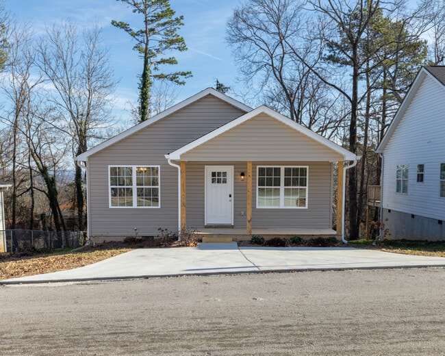 Building Photo - 812 Aubrey Ave