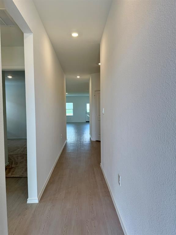 Building Photo - 106 Camargue Dr