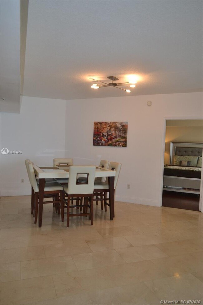 Building Photo - 16699 Collins Ave
