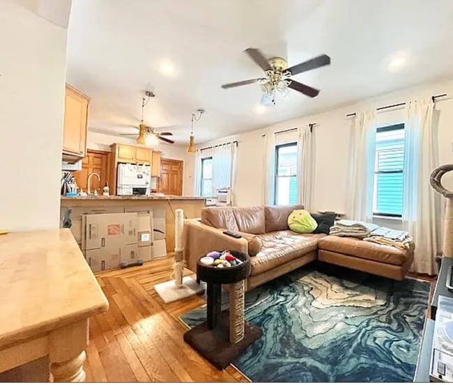 Building Photo - Renovated 3-Bedroom, 2-Bath in Lower Allst...