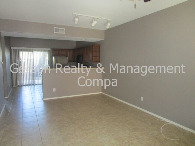 Building Photo - 510 E University Dr