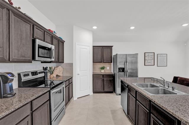 Foto del edificio - 1111 Meadow Side Dr