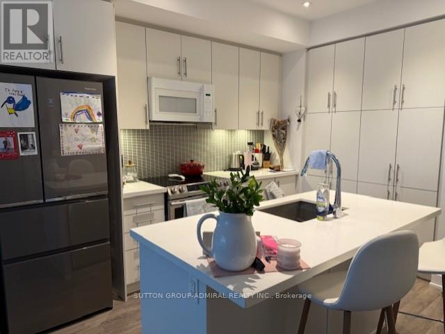 Photo du bâtiment - 375 Sea Ray Ave