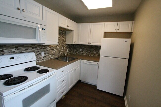 Building Photo - 2351 N 67th St