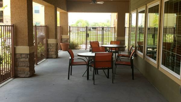 Patio - Hacienda Del Sol Apartments