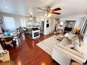 Building Photo - 1445 Mokuna Pl
