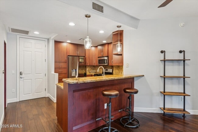 Foto del edificio - 5350 E Deer Valley Dr